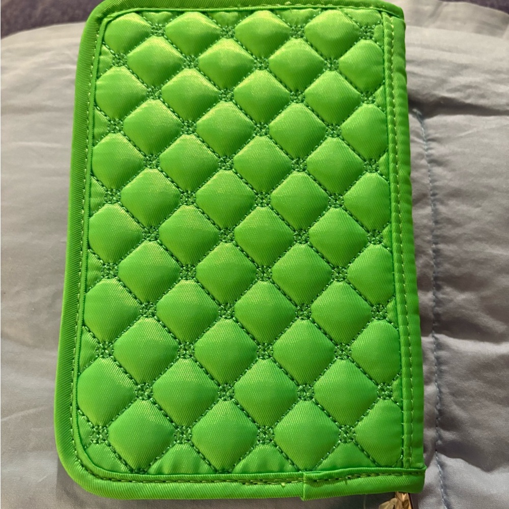 Lug Lime Green Quilted Travel Organizer - Picture 4 of 9